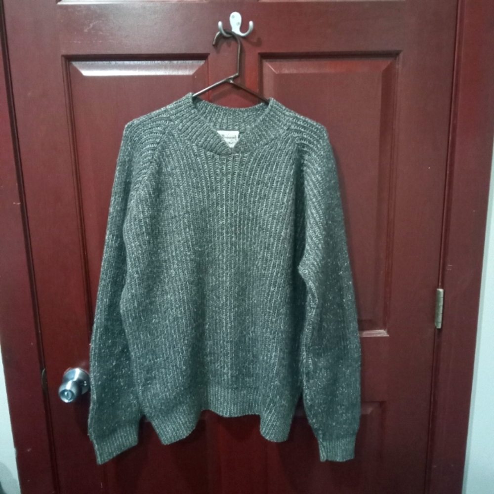 Drummond 100% Virgin wool gray sweater size M